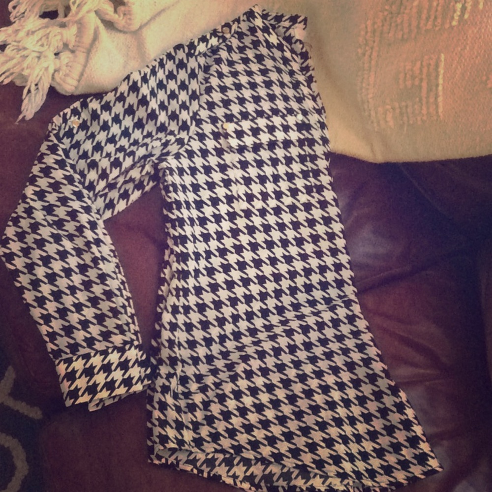 Hounds Tooth Button Up